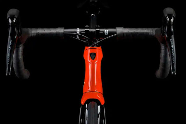 TREK 2023 EMONDA SL 6 ROAD BIKE-SILVER RED