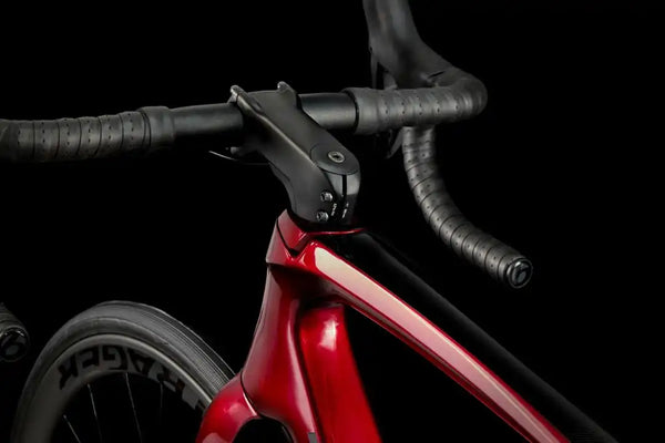 TREK EMONDA SL 6 DISC ROAD BIKE