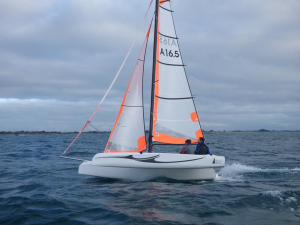 ASTUS Sailing Trimaran Boat 16.5