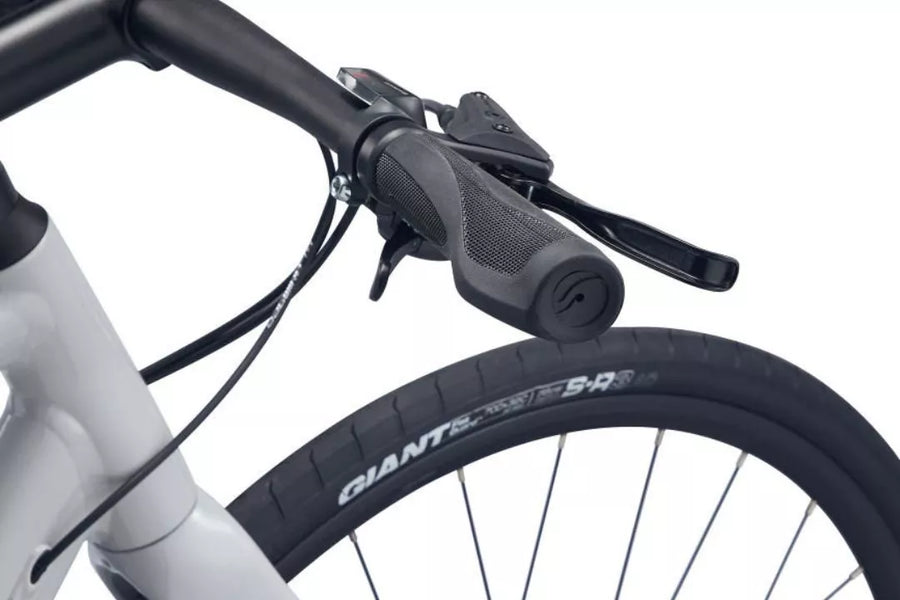 2022 GIANT FASTROAD SL 2 Hybrid Bike Road Bike